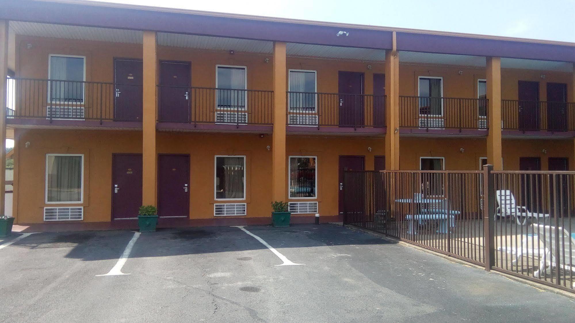 Travelers Inn Elizabethton Bagian luar foto