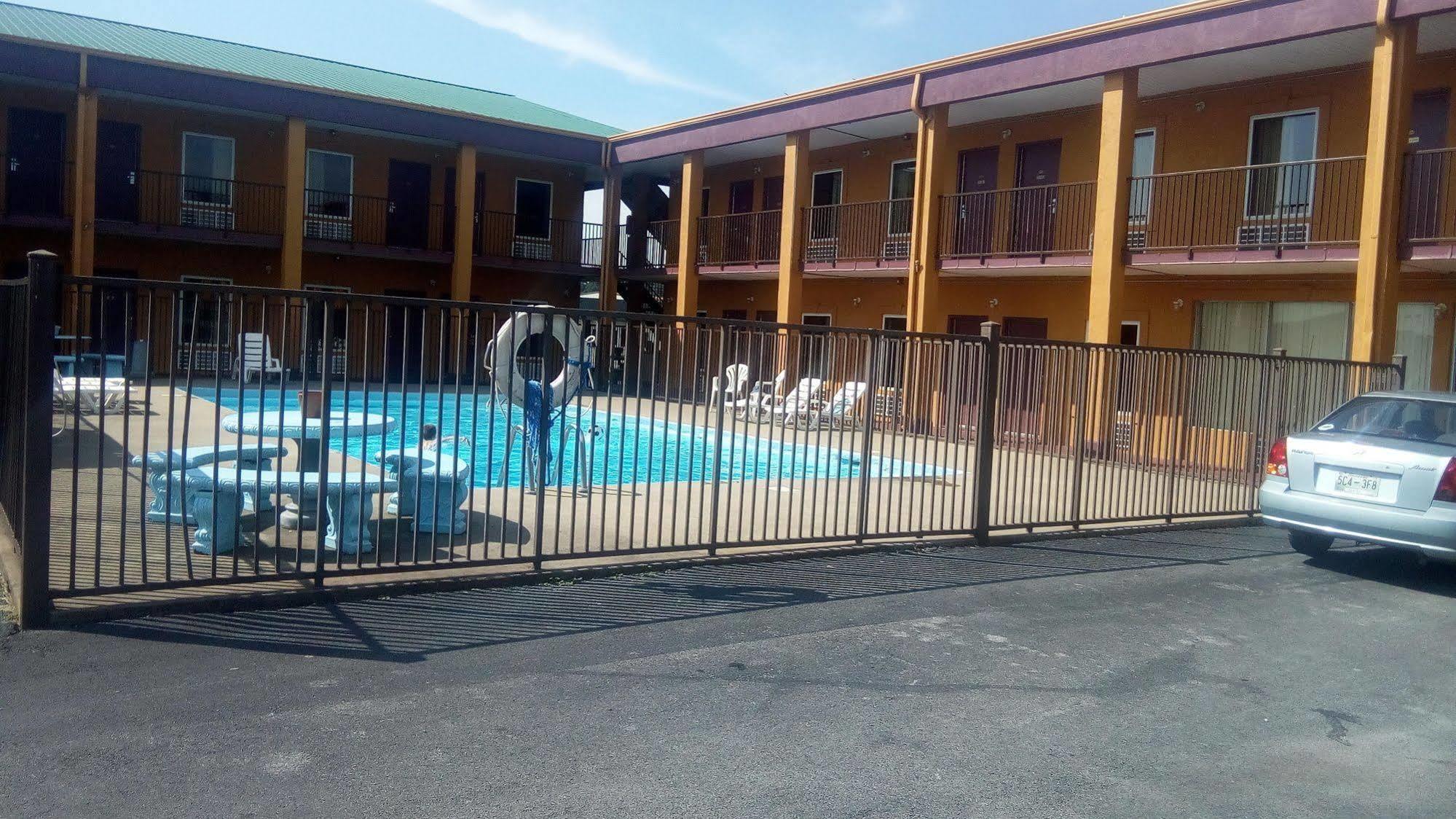 Travelers Inn Elizabethton Bagian luar foto
